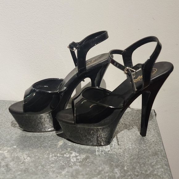Pleaser Patent Peep Toe Platform Heels - Picture 2 of 15